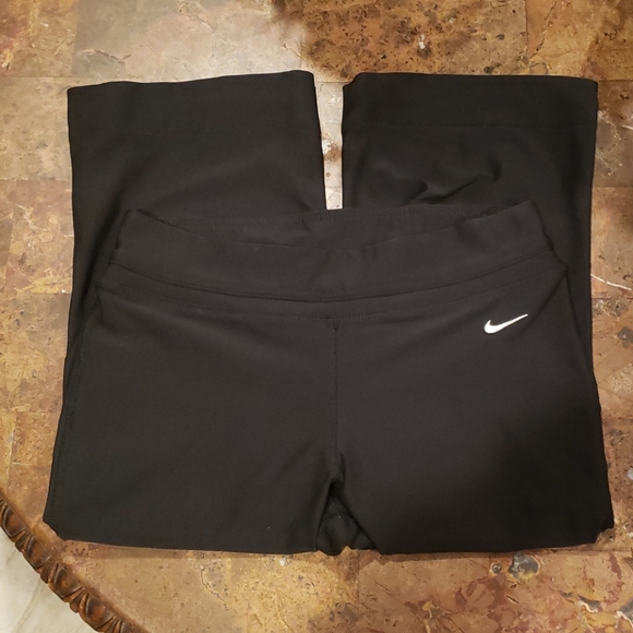 Nike Dry Fit Cropped Leggings. Sz S/M